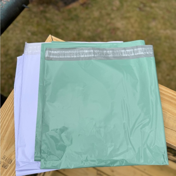 Other - Polymailers: (10) 24x24 Jade Green or Lavender